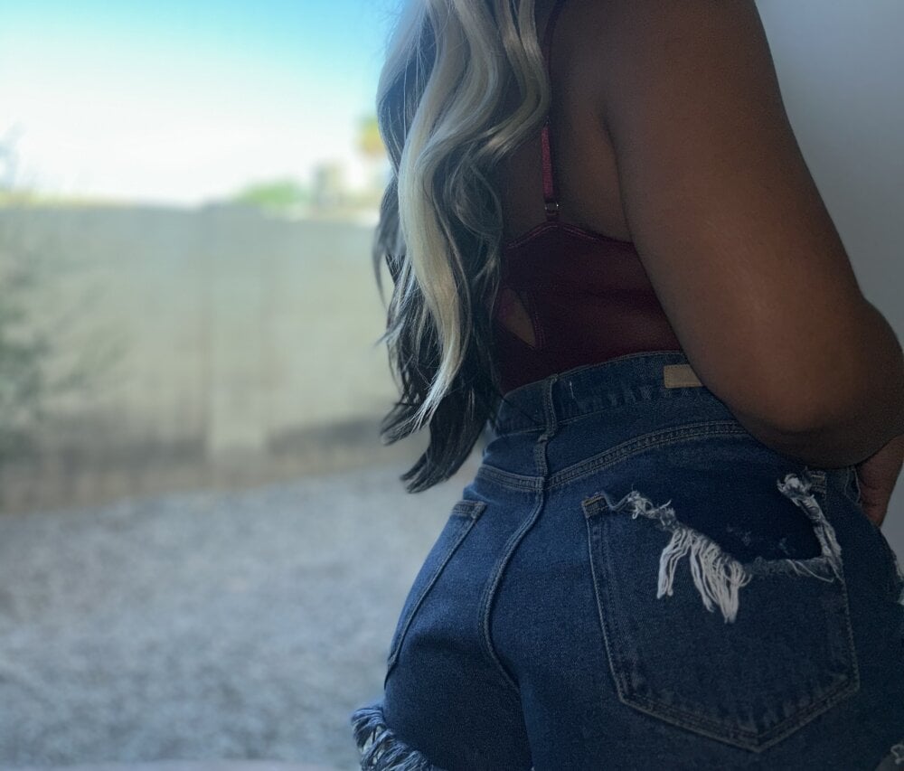 bratgoddess from stripchat
