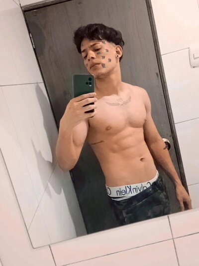 Latin-Horny22cm - Stripchat Boy 