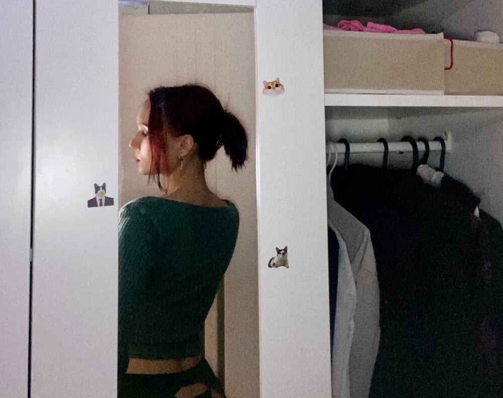 stripchat aurisinst webcam profile pic via free6cams.com