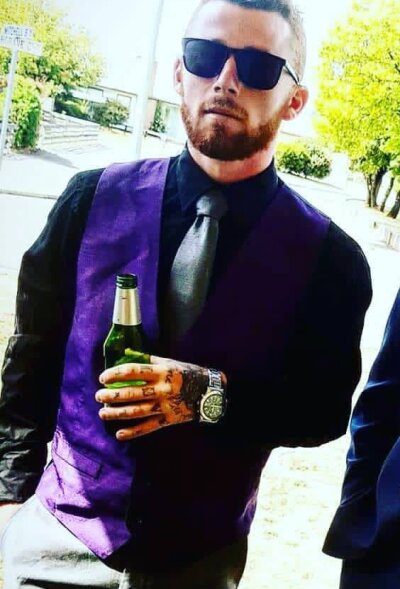 Oileddickginge Live Cam on StripChat