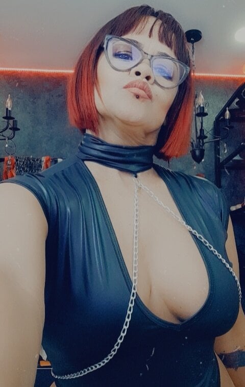 Live sex webcam photo for jena_derboo #289991340