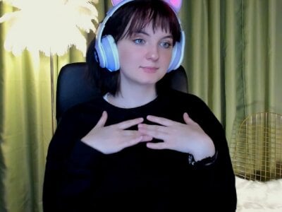 MerilynKelly Female Brunettespetite Nude Webcam