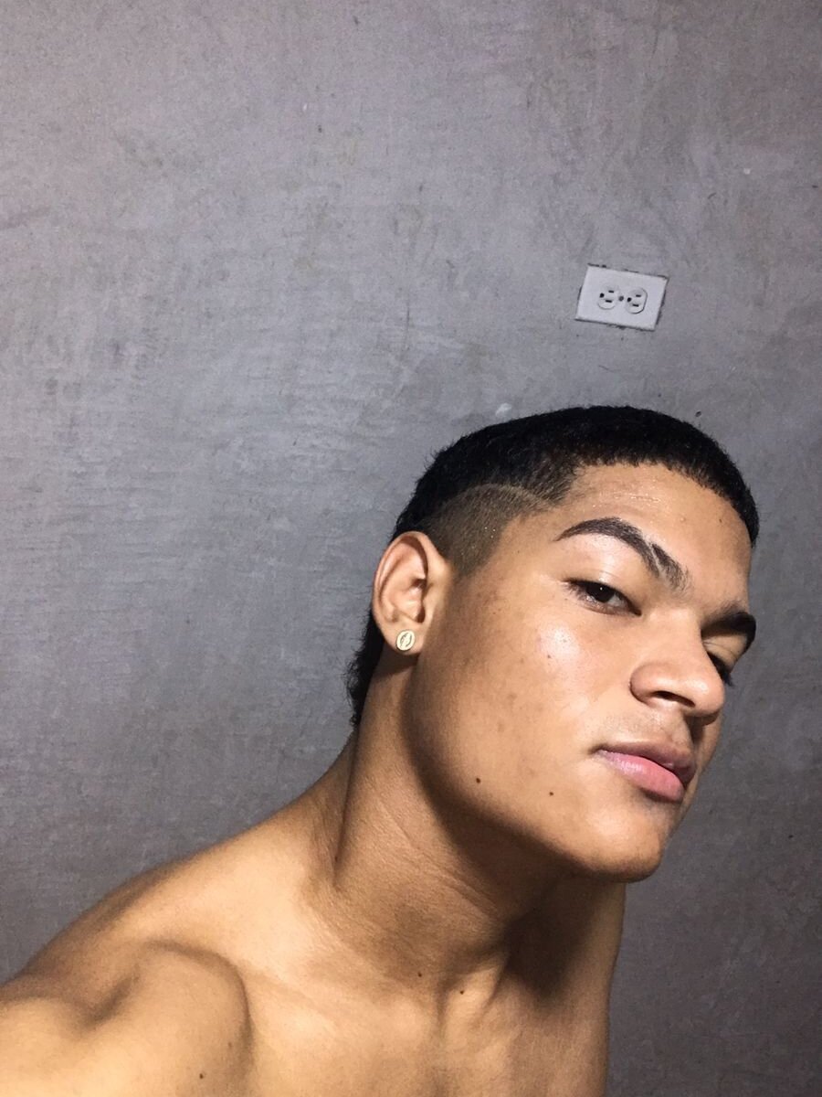 isaac_master77 from stripchat
