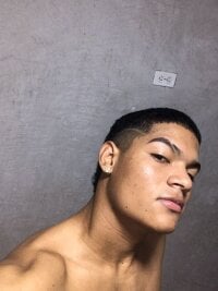 isaac_master77's webcam live show
