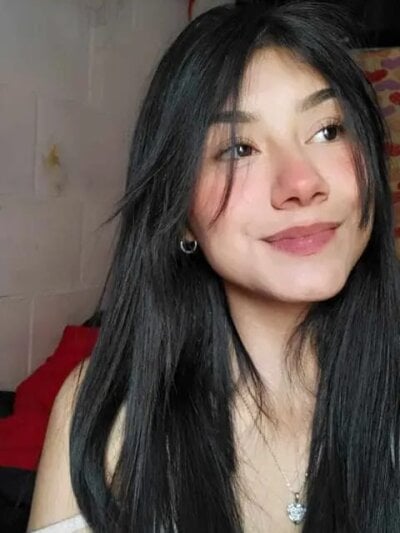 Evelyn_rose_tk