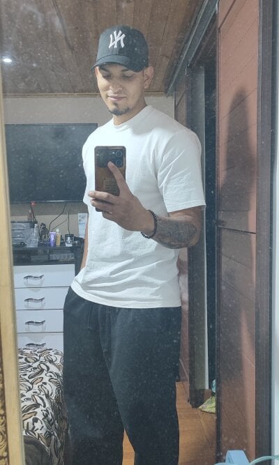 Ernesto23415 Live Cam on StripChat