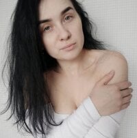 Adelina_xx_'s Offline Chat Room