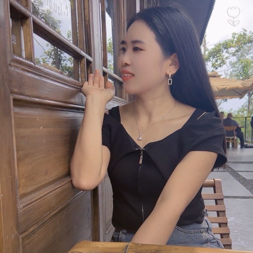 yimisun01 live cam model at StripChat