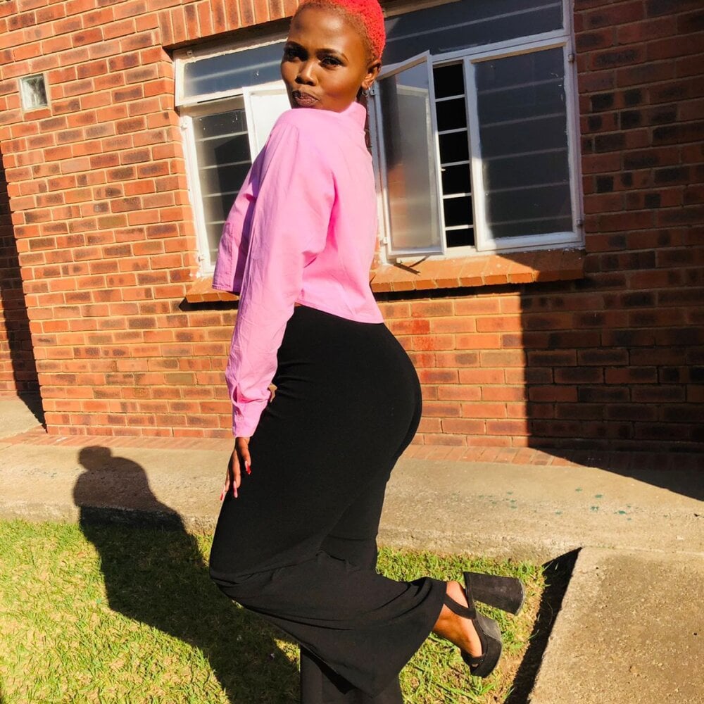 hollyfrick from stripchat