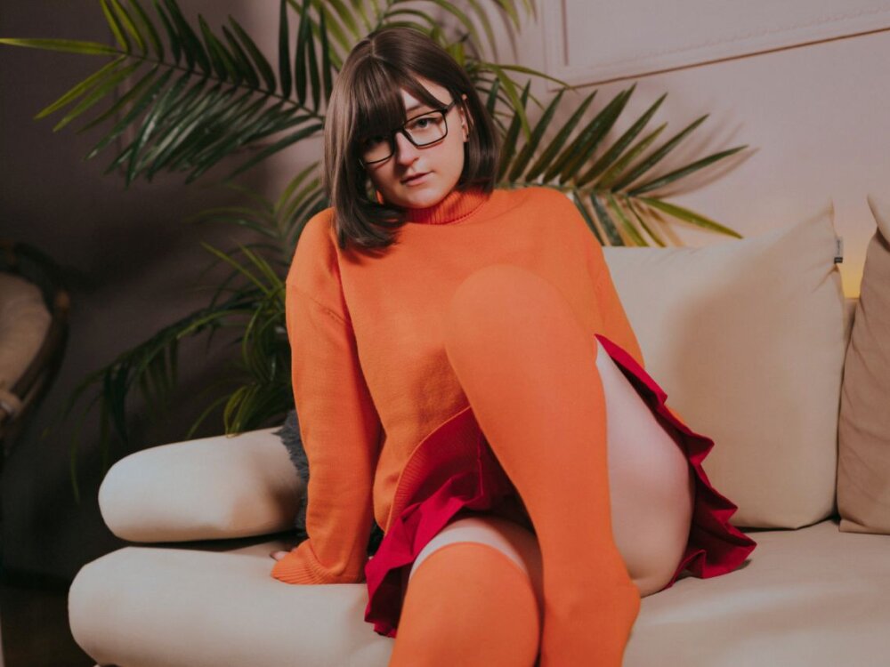 Live sex webcam photo for EmilyAden #289863252