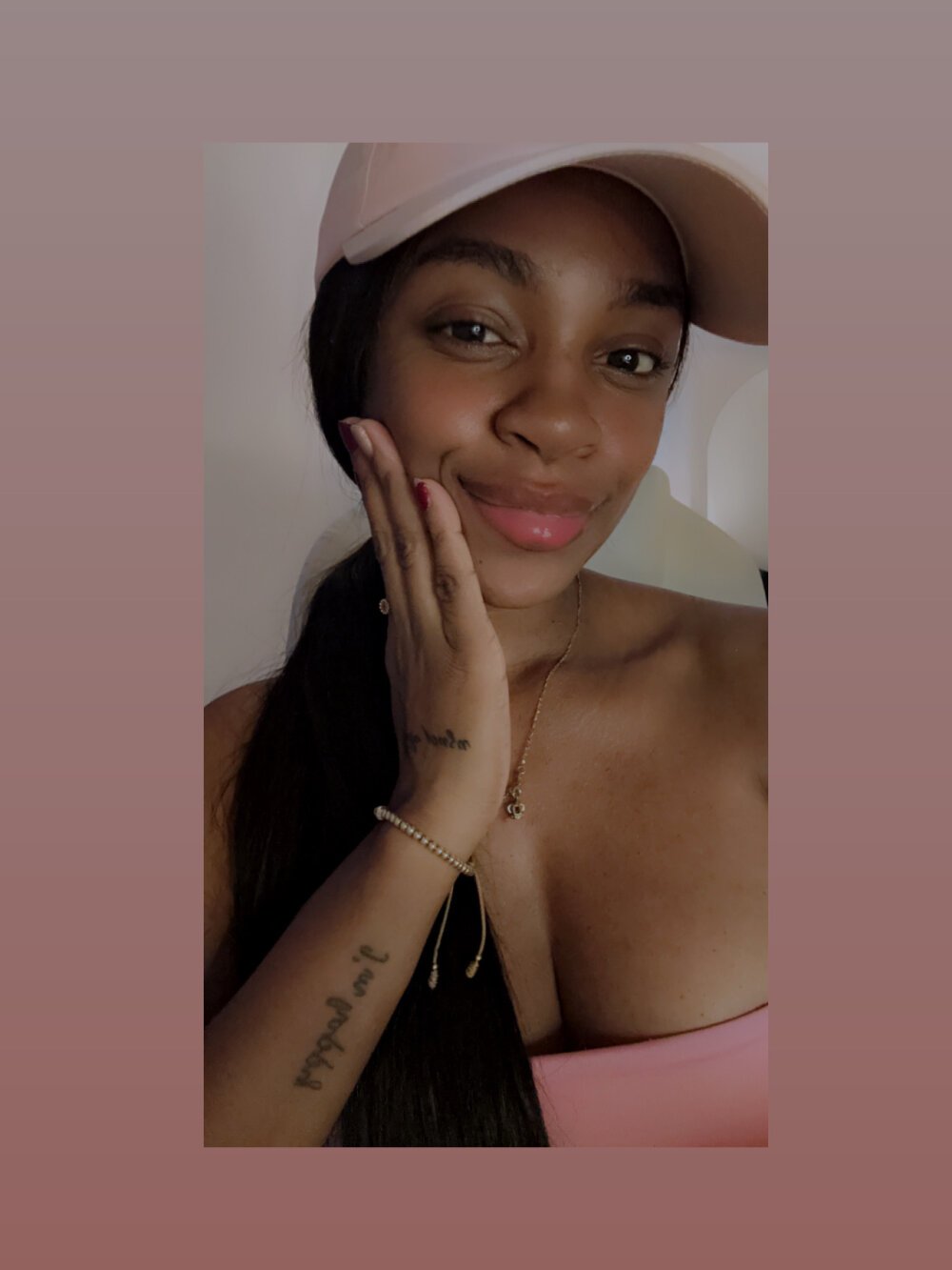 Live sex webcam photo for CharlottX #290305376