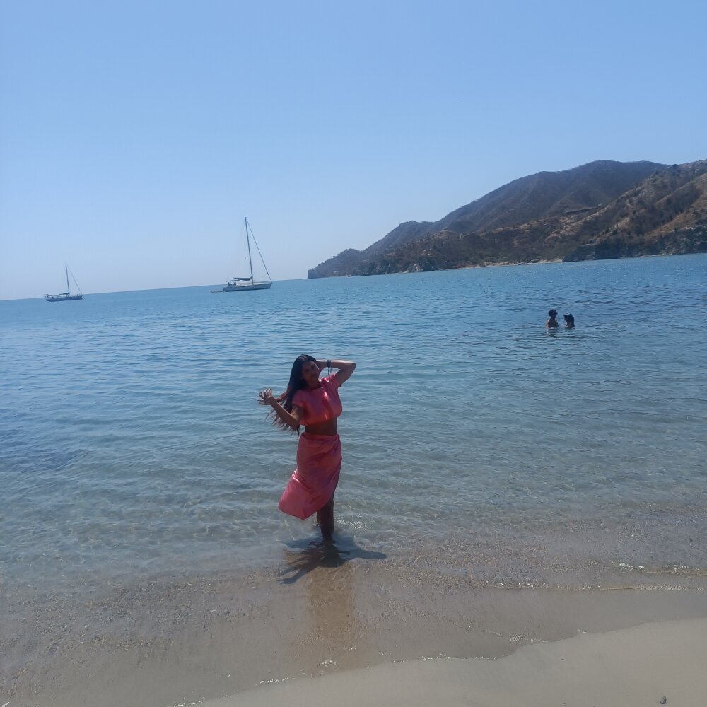 esmeralda312's Offline XXX Chat