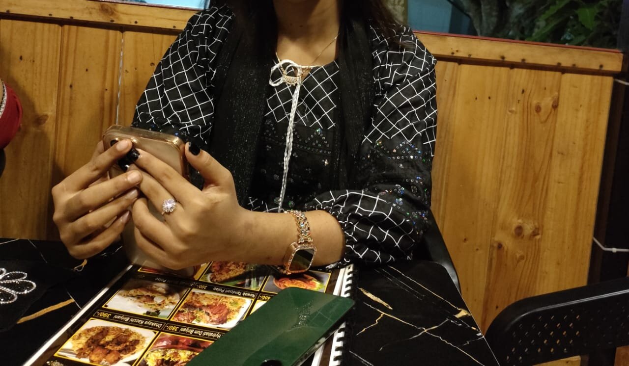 HOT_SENTHIYA