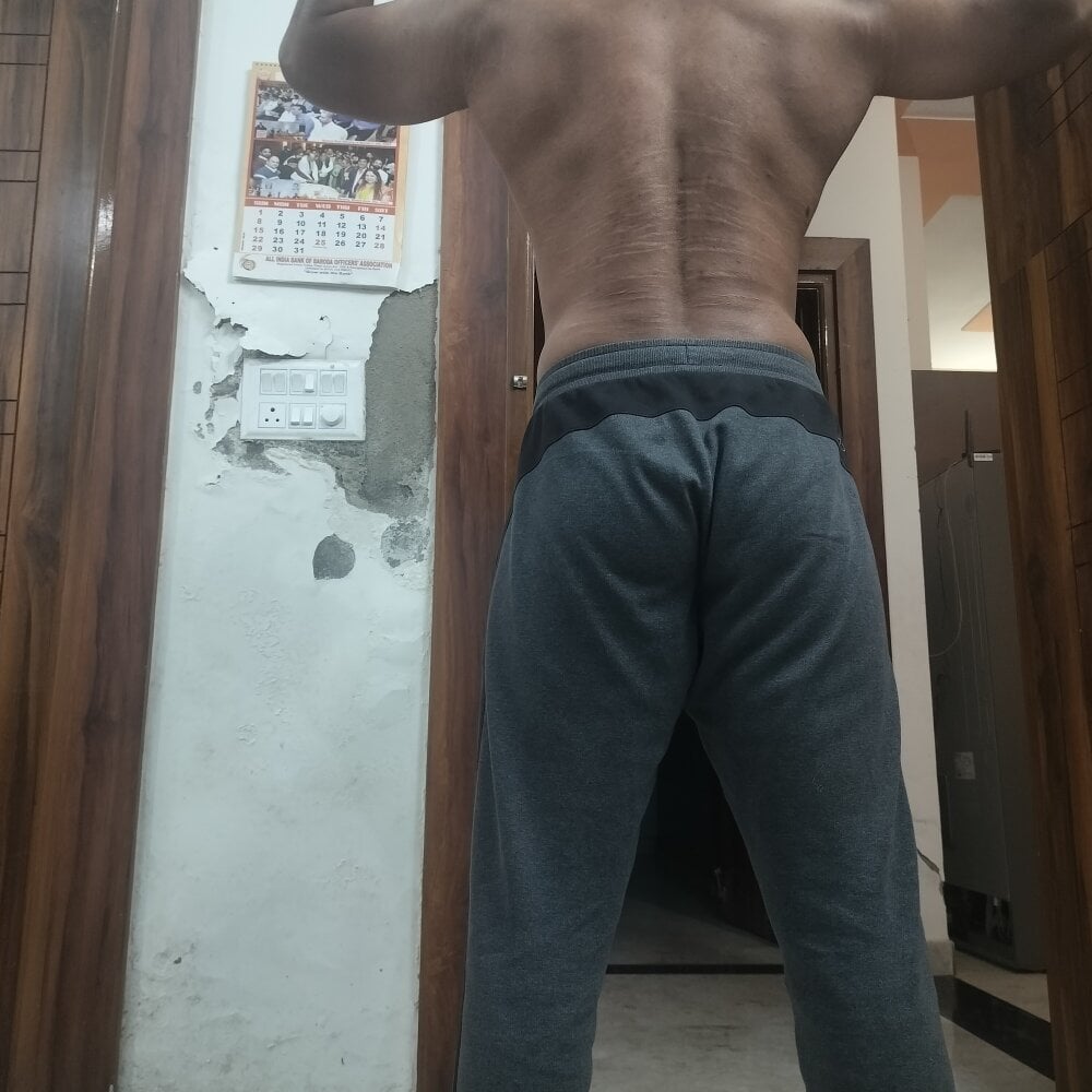 mastlaundablack profile