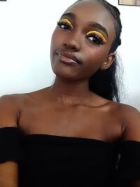 Michellee_fox_'s Offline Chat Room
