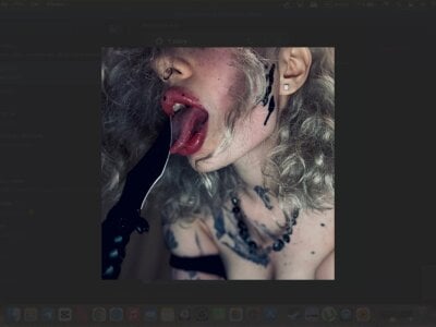 Scarlet_6996 Female Stripteasewhite Online Webcam Strip