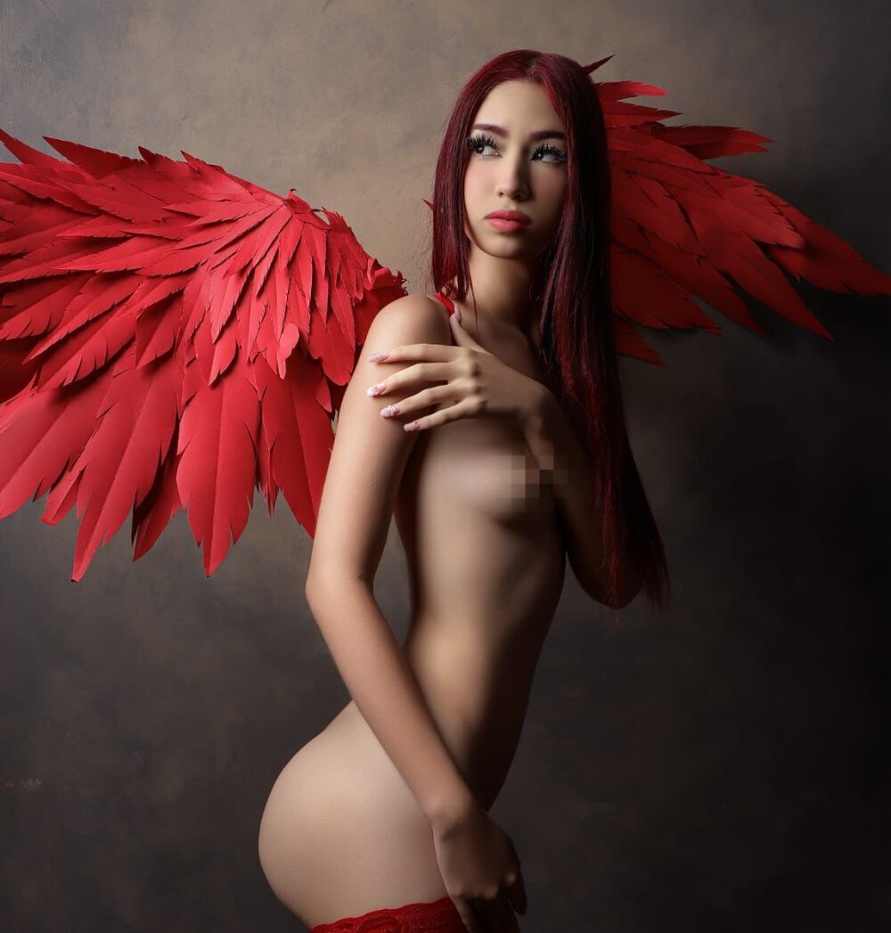 delicacies_ggh from stripchat