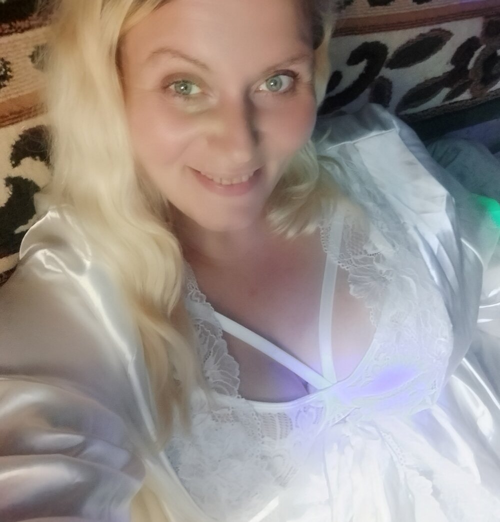 sexcityguide.com lana-murr livesex profile in hidden-sand-village-us cams