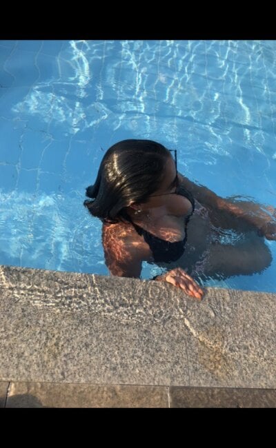 Mika_Gold Female Bigassyoung Online Cam Adult