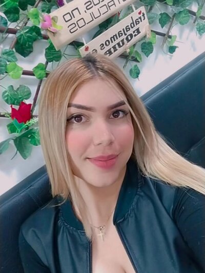 موديل الكاميرا Teen Sara Blonde دردشة وعرض جنس مجاني Stripchat