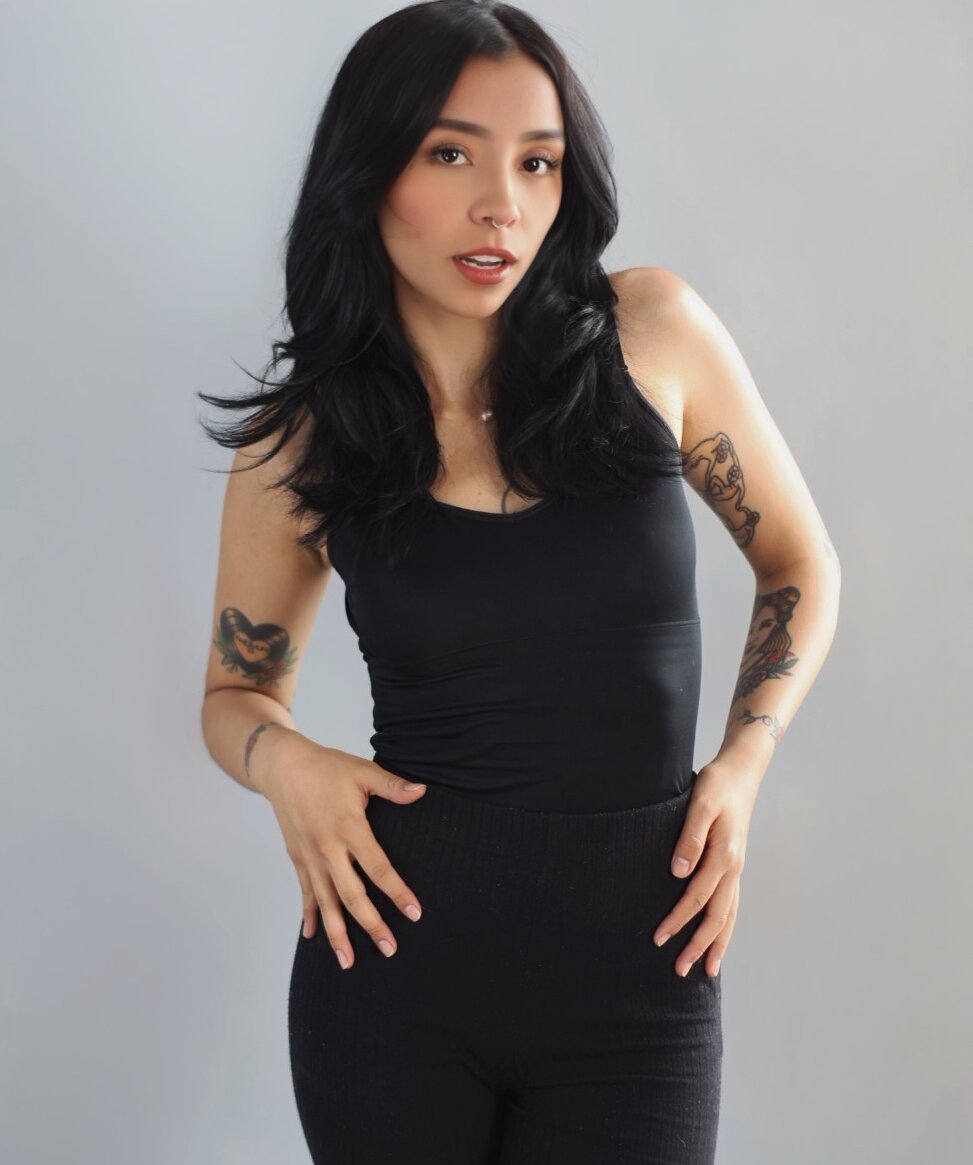 elivecams.com aura_soul_ livesex profile in small-tits cams