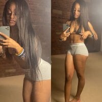 DOLL_LATIN_SQUIRT's Offline Chat Room