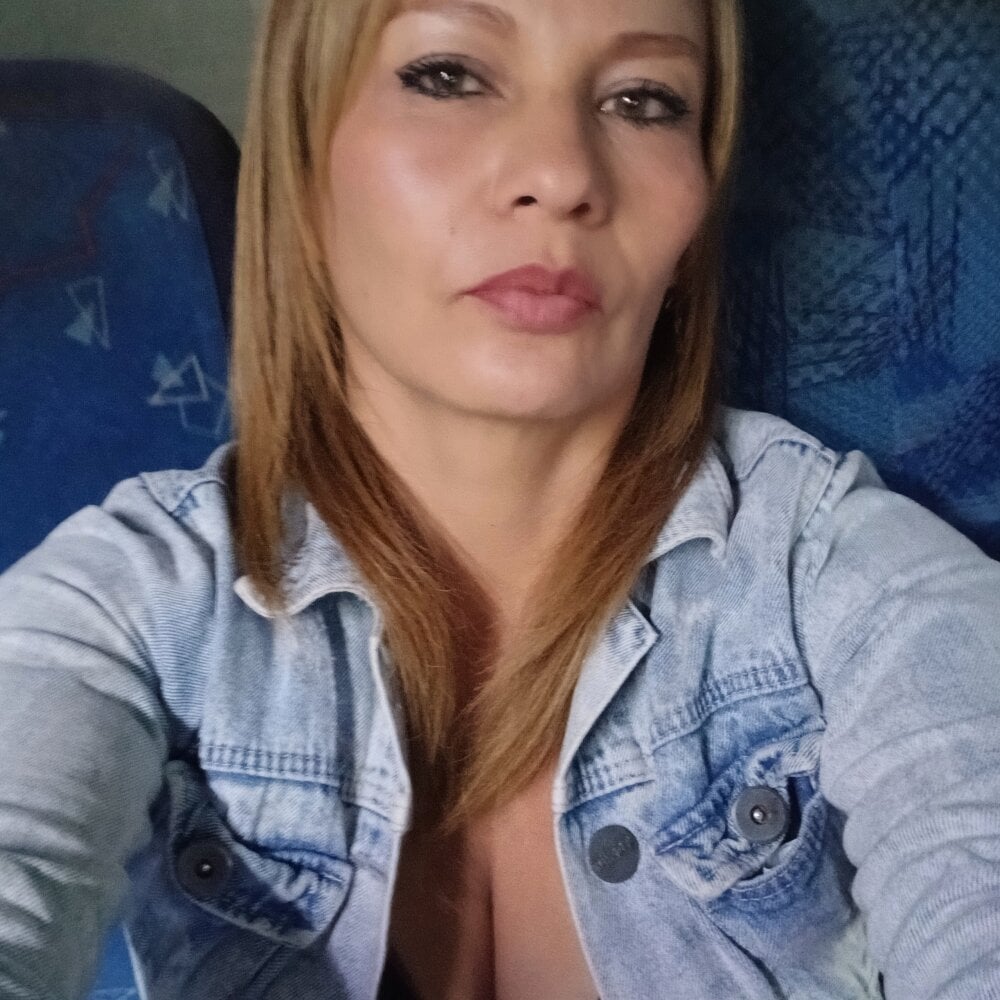 Yoli_1515 profile