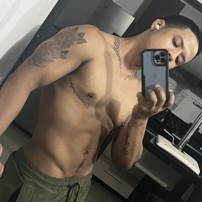 Kokin_latino Couple Outdoor Free Cam Chat