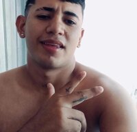 ExplosiveCouple_18's Offline XXX Chat