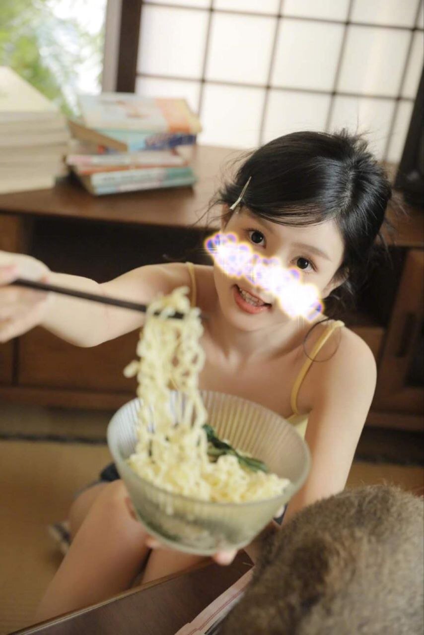 Oralie_asian