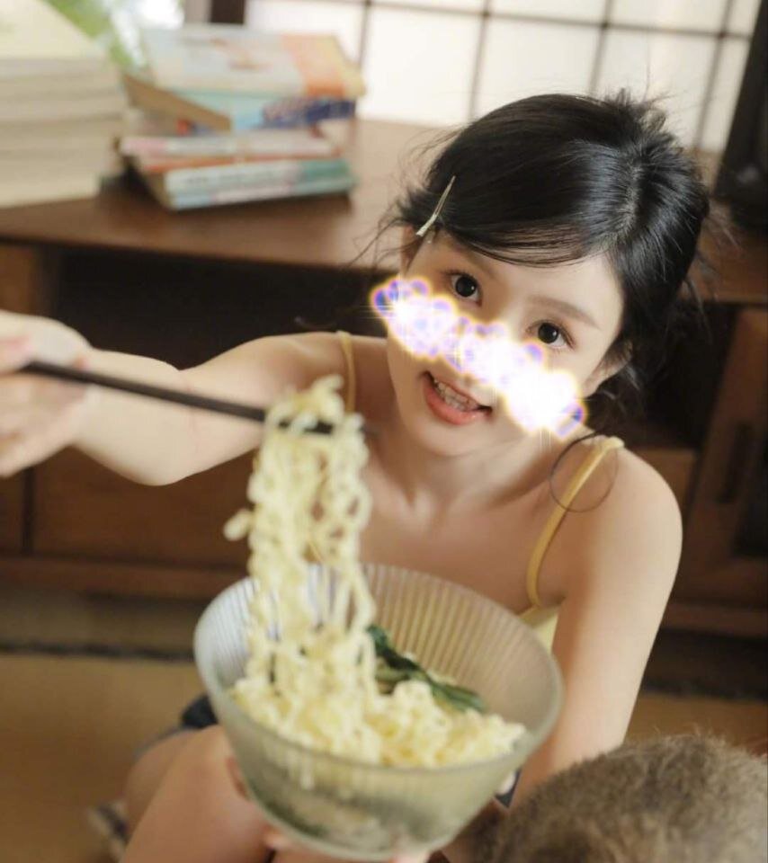 Live sex webcam photo for Oralie_asian #290116800