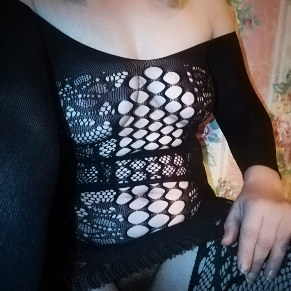 stripchat zadenjgida webcam profile pic via maturelivesexcams.com