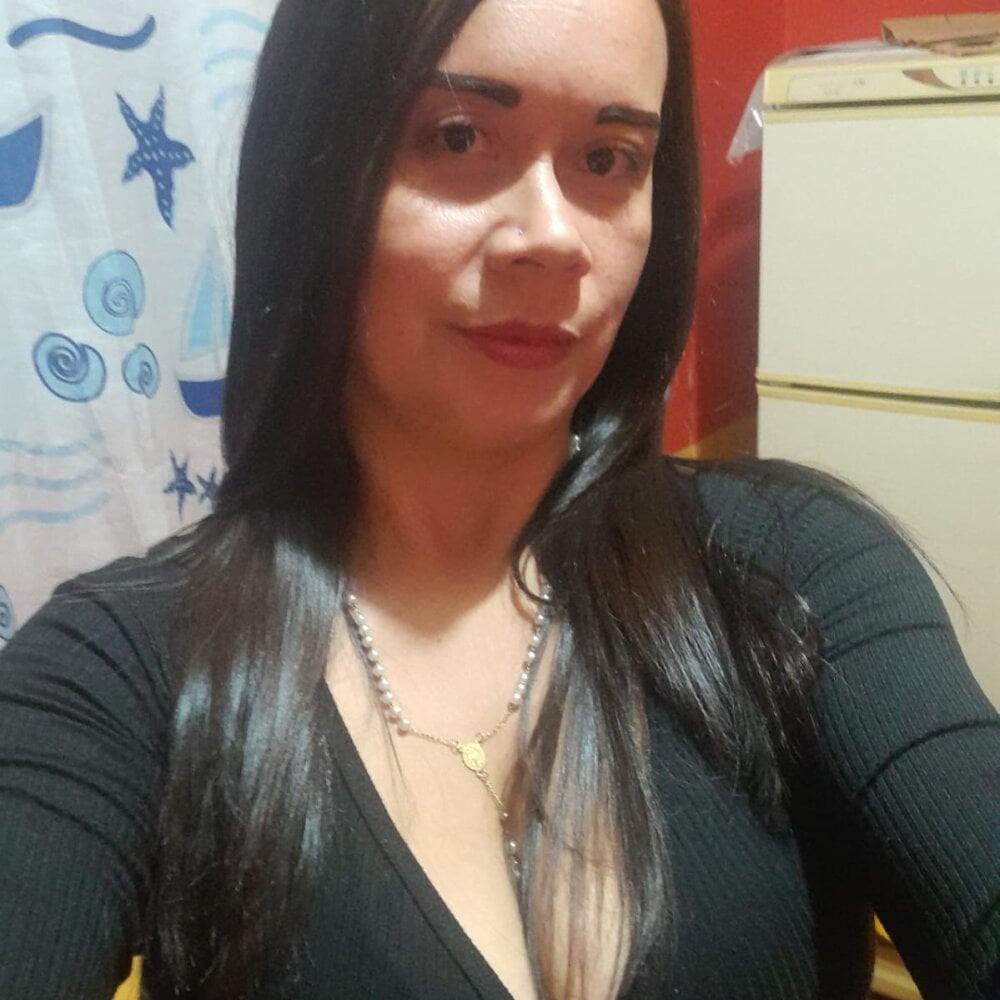 Aleja_Cardenas profile