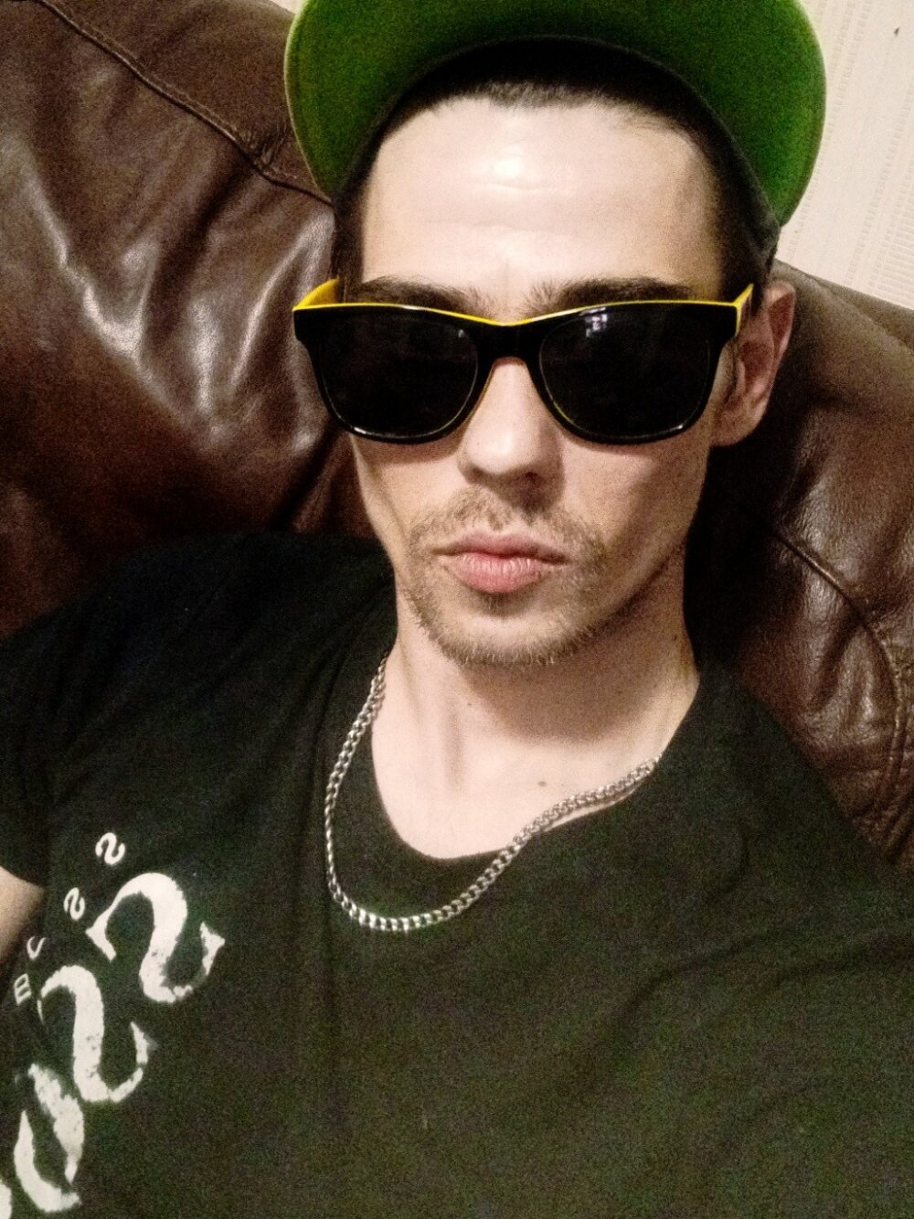 Dzo91's Offline XXX Chat