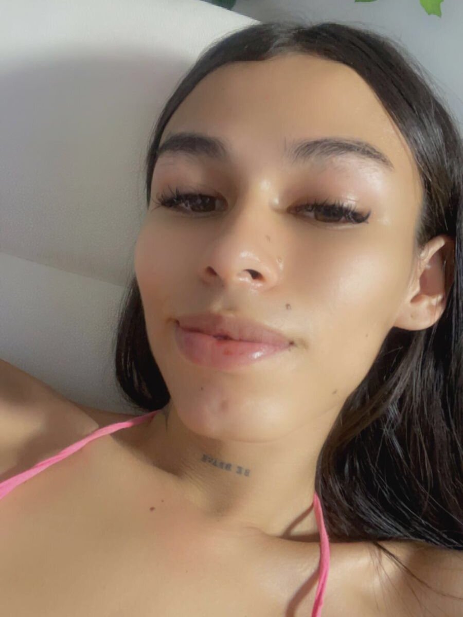 Live sex webcam photo for SOFIAMORALES-XX #291696573