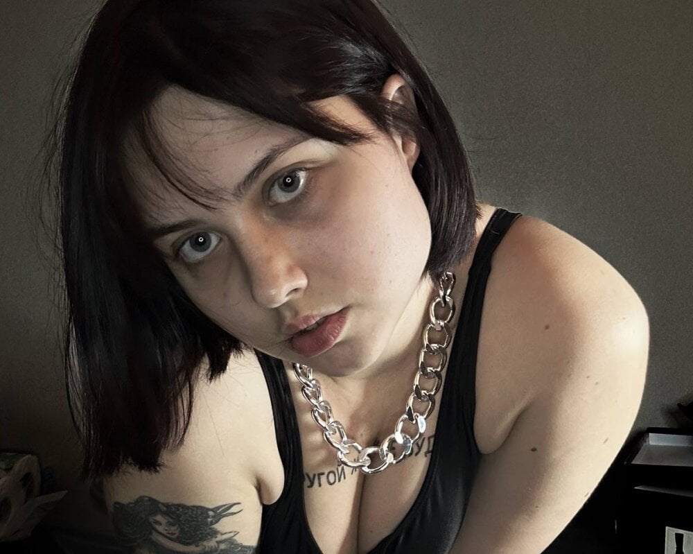 webcam-sexe.net ravenmur livesex profile in white-hair cams