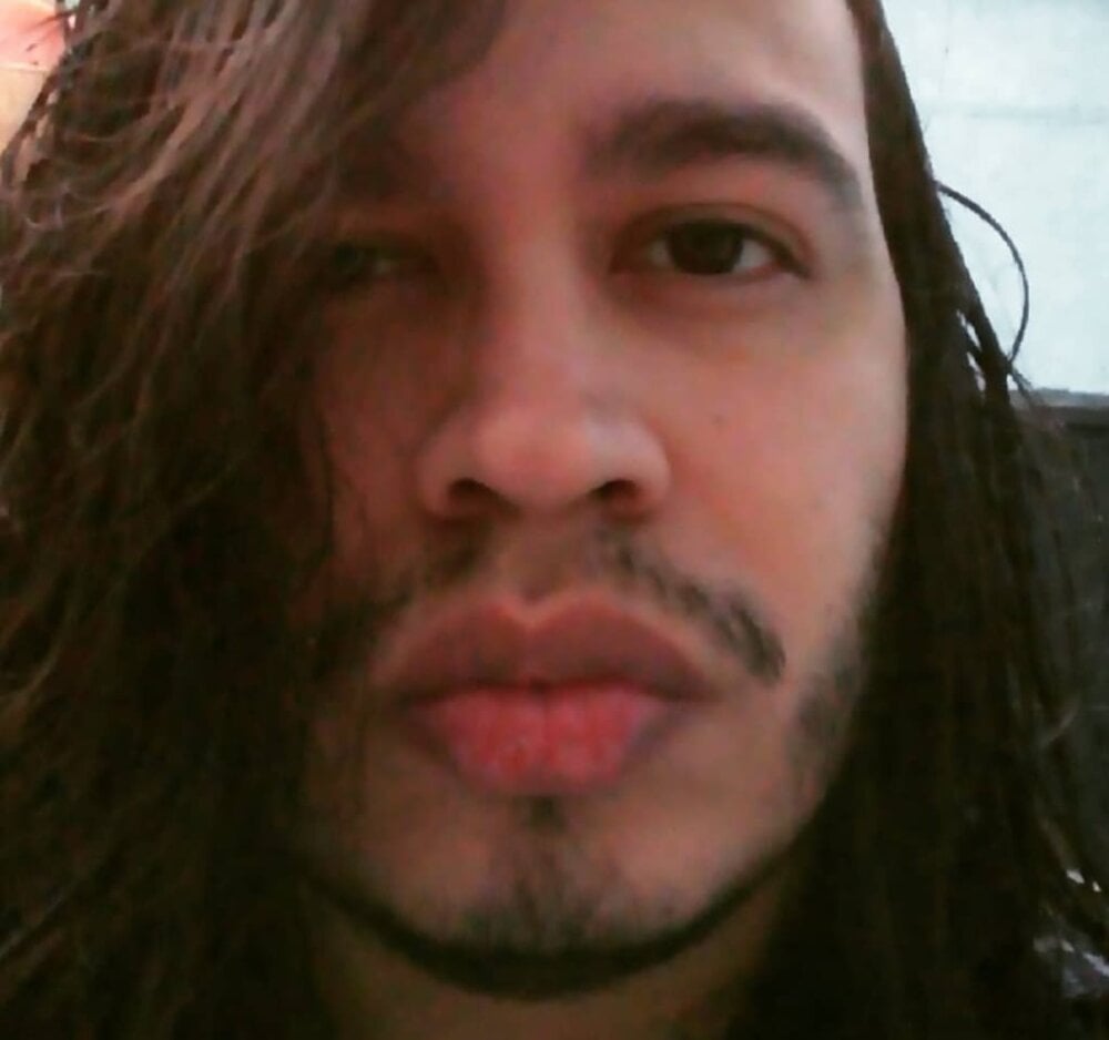 luishotlatino94 profile