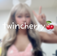 Model twincherry