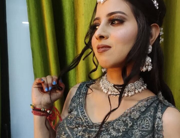 Jiya_Sharma's Offline Chat Room