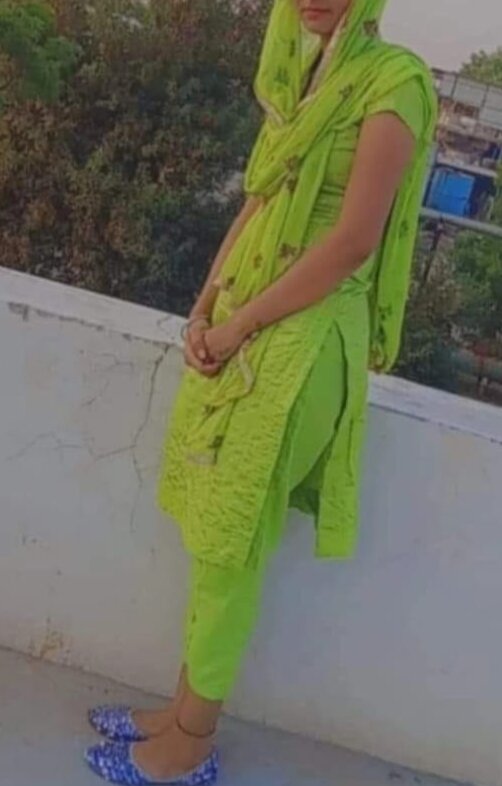 Sexy_Prachi25