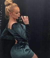 DianaLaurent's Offline Chat Room