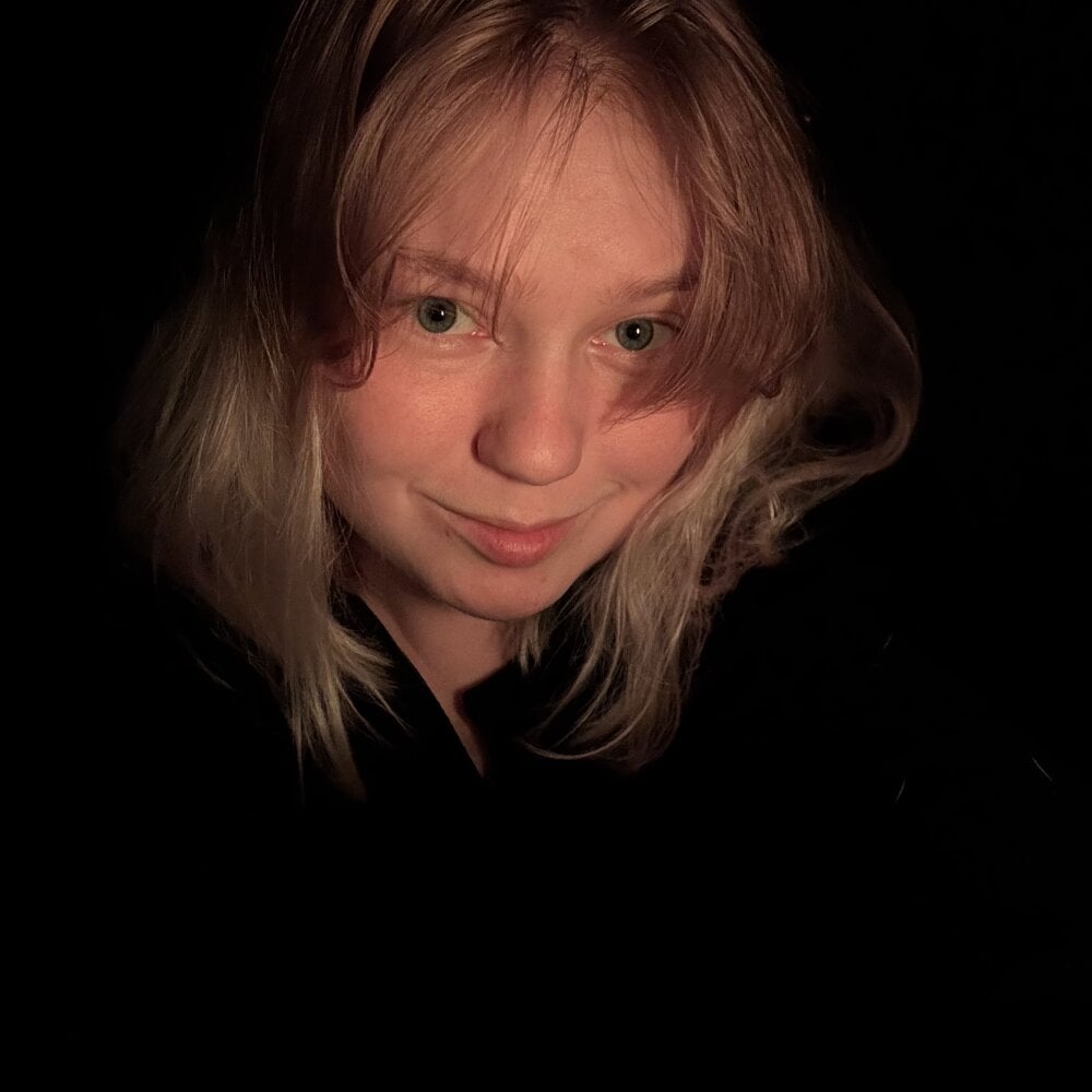 onaircams.com _spacefleet_ livesex profile in blue-eyes cams