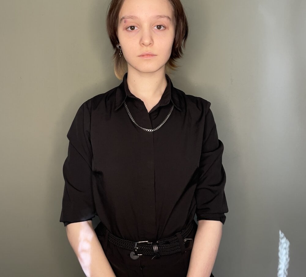 cheapadultsexcams.com delphaboven livesex profile in bisexual cams