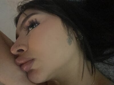 Karolinawhite__