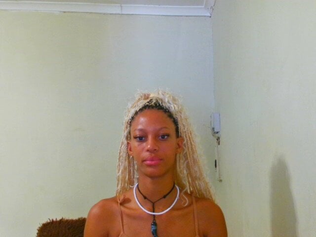 moon_light85 webcam livesex profile in ebony-girl cams