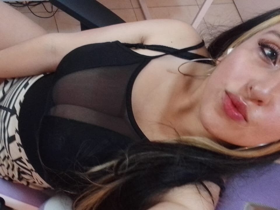 bunny_poison from stripchat