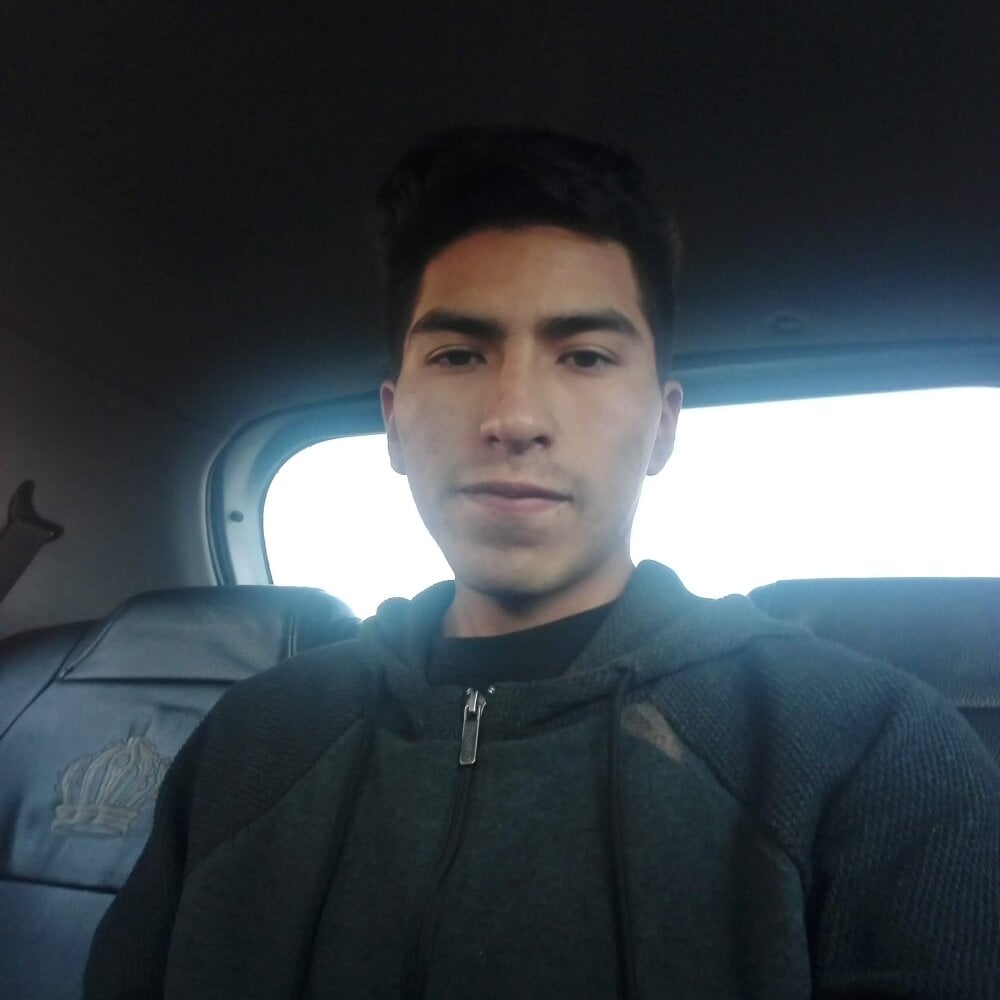 rizz_latino from stripchat