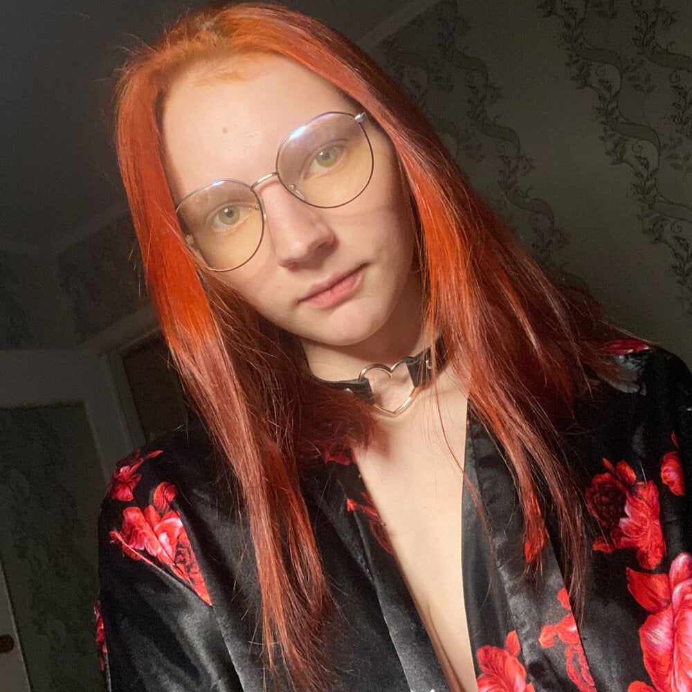 lori_peach from stripchat