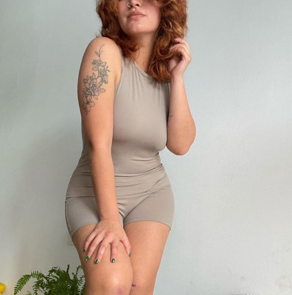 lia_loving from stripchat