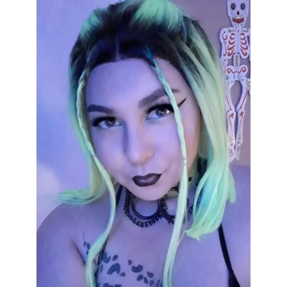 goddessbleu's Offline XXX Chat
